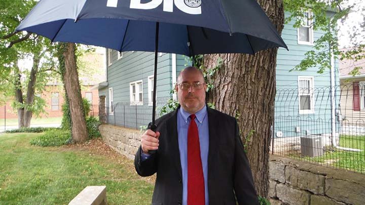 Official Quits FDIC to Fight Illegal Foreclosures